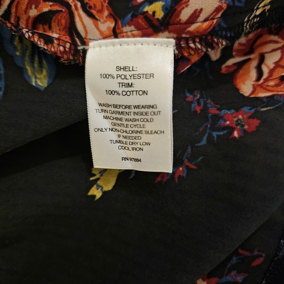 Signature Studio Black Top with Red and Yellow Floral Pattern - Picture 3 of 5